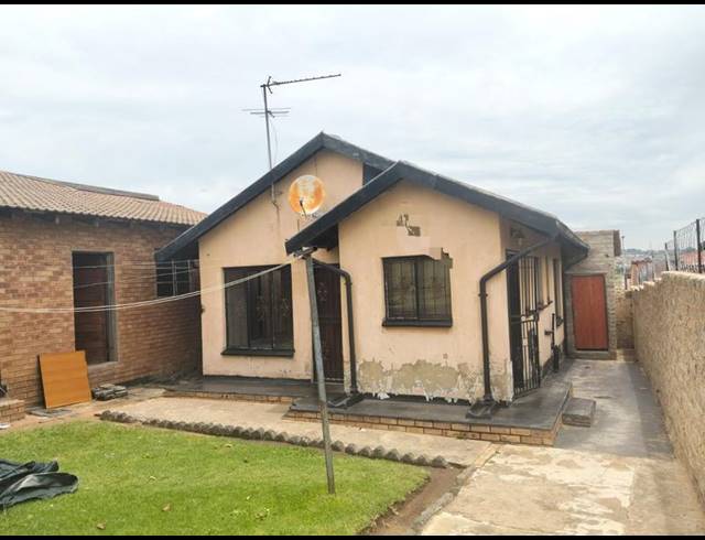 4 BEDROOM HOUSE FOR SALE IN BIRCH ACRES